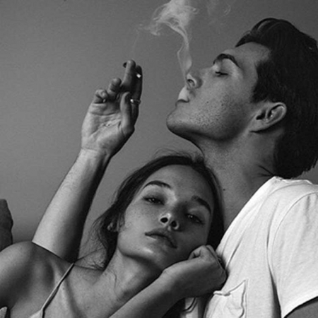 Η τέλεια νύχτα θέλει μουσική, τσιγάρο κι αγκαλιά