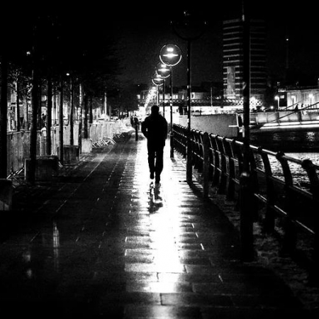 Όσοι τολμούν και βγαίνουν μόνοι