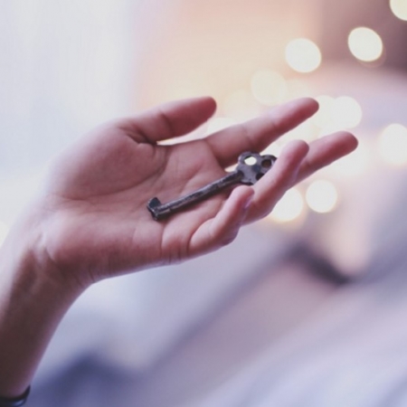 Τιμή να σου δίνει ένας φίλος κλειδιά του σπιτιού του