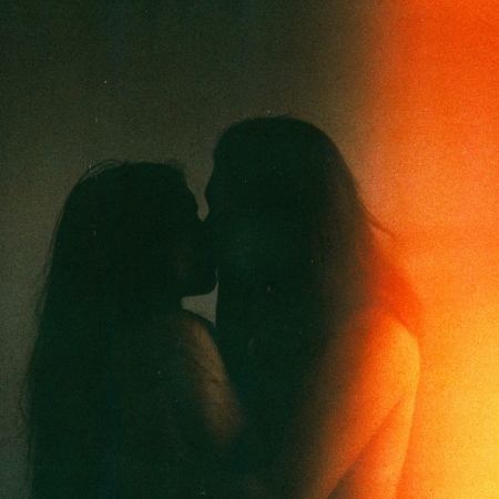 Αν απόψε βρεθείς στα χέρια μου θα νιώσεις να σ' εκδικείται η ηδονή