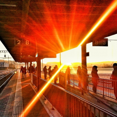 Πόσο ωραίο να σε βρίσκει το ξημέρωμα στο δρόμο