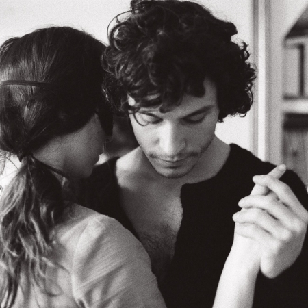 Αν φλερτάρεις δεξιά κι αριστερά η σχέση σου έχει τελειώσει