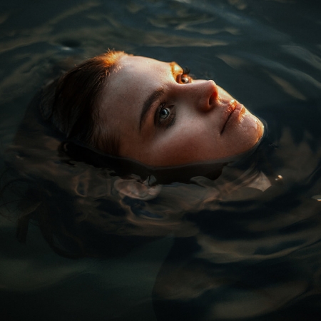 Ευτυχία είναι να μην ανήκω πουθενά