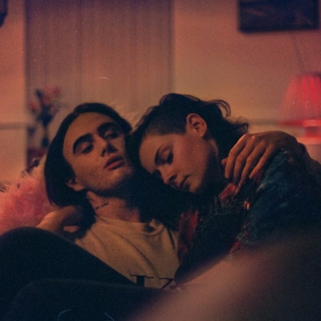 Με κάποιους τα κρεβάτια είναι αδιάφορα και με άλλους αρκεί μια ματιά κι ένα φιλί