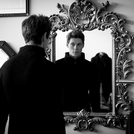 Δε σ' αγαπάω, δε μου λείπεις, δε σε θέλω