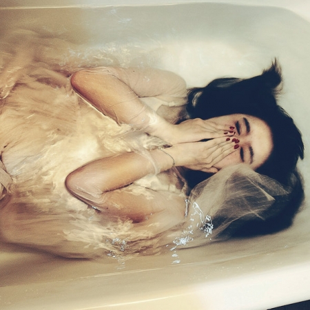 Μιζεριάζουμε για όσα μας λείπουν