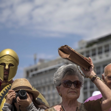 Ο Έλληνας είναι φιλόξενος μόνο για τα λεφτά και τη μόστρα
