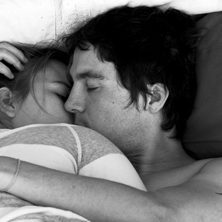 Θα μείνεις εδώ απόψε;