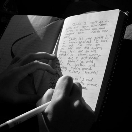 Τα απάλευτα στιχάκια που σου γράφω