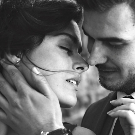 Με το που κλείνεις την πόρτα μετράω αντίστροφα πότε θα σε ξαναδώ