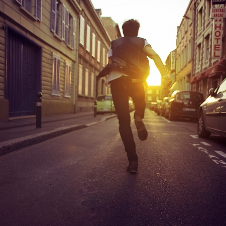 Οι φίλοι που σου δημιουργούν ανασφάλειες δεν αξίζει να υπάρχουν στη ζωή σου