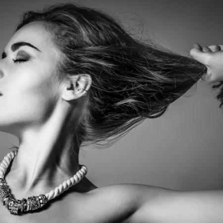 Οι άντρες στο κρεβάτι γουστάρουν τα μαλλιά σου κότσο