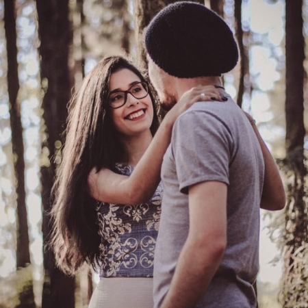 Έγινες χρώμα στον άδειο μου καμβά