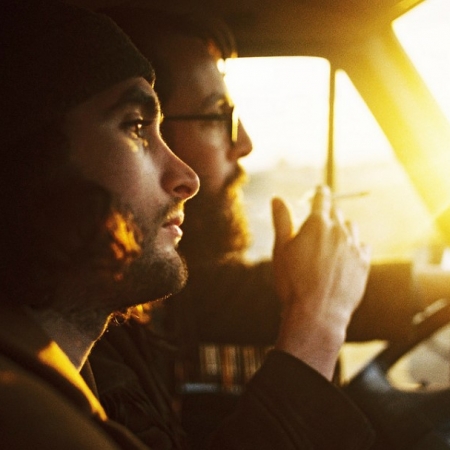 Όλοι έχουμε έναν κυνικό φίλο να μας ταρακουνάει