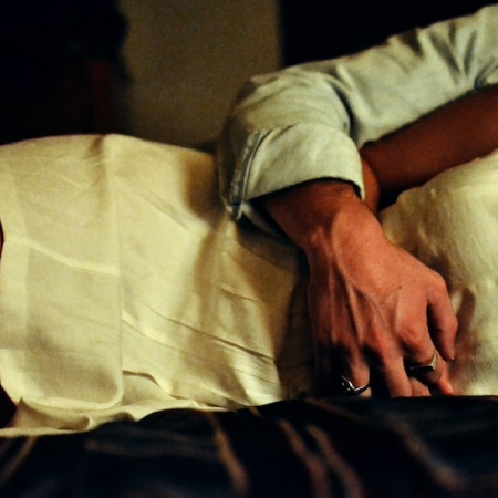 Να περάσουμε ένα ολόκληρο σαββατοκύριακο γυμνοί στο κρεβάτι