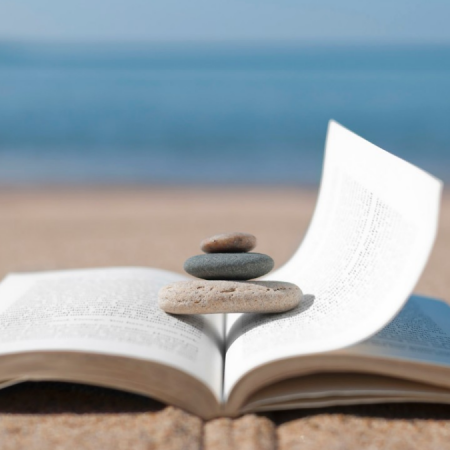 Φέτος πάρε το βιβλίο σου στην παραλία