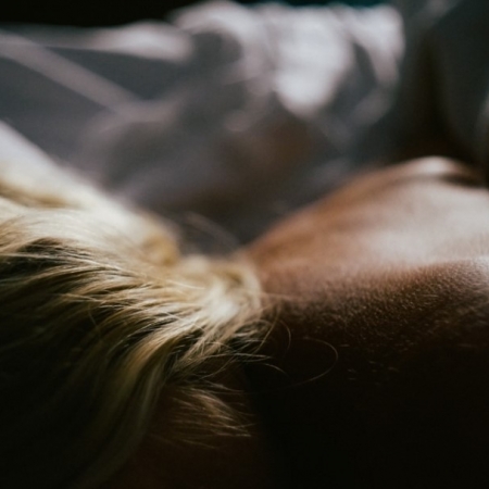 Τις νύχτες μπαίνεις στα όνειρά μου