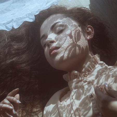 Είσαι ο ίδιος άνθρωπος που κάποτε αγάπησα;