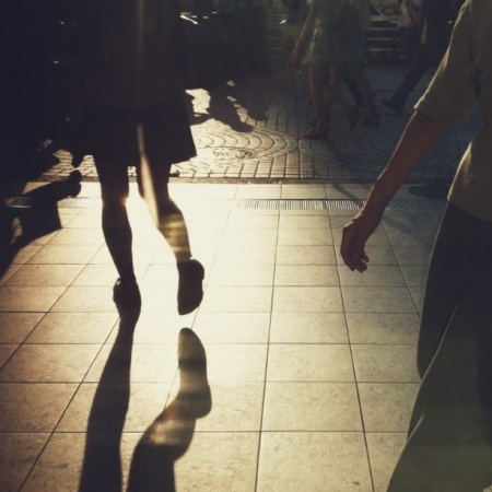 Δενόμαστε, πληγωνόμαστε κι ύστερα φοβόμαστε να ξαναδεθούμε