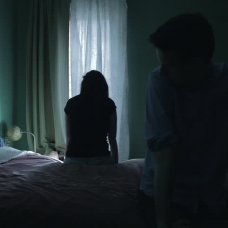 Η συναισθηματική απόσταση καταστρέφει τη σχέση, όχι η απιστία