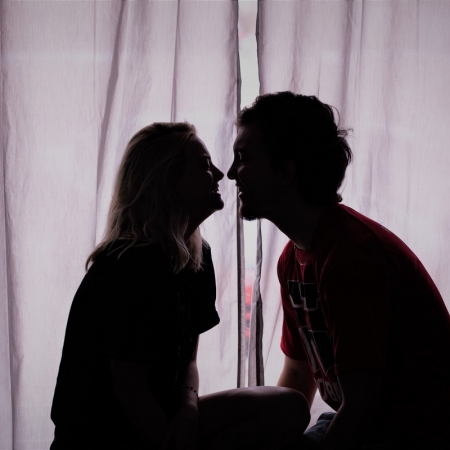 O σφοδρός έρωτας μειώνει παροδικά το IQ μας