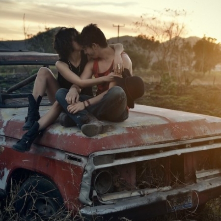 Τα εκδηλωτικά δημοσίως ζευγάρια δεν είναι πάντα και τα πιο δεμένα