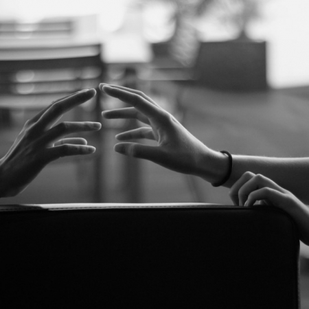 Κάνε ένα βήμα να κάνω εγώ όλα τα επόμενα