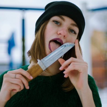 Της ζήλιας τα καμώματα τα βλέπει η αγάπη και γελά