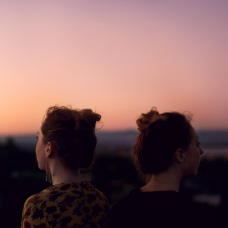 Κάποτε κι οι κολλητοί ξεκολλάνε