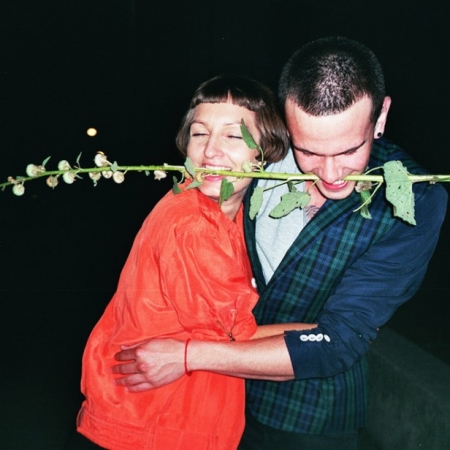 Ο καθένας στη μεριά του