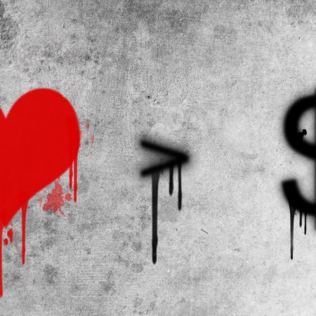 Τα λεφτά είναι σημαντικά αλλά στην αγάπη δεν είναι η ευτυχία;