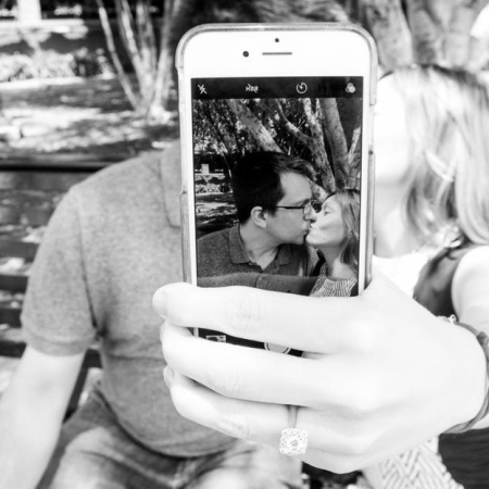 Κάποτε αρραβωνιάζονταν τώρα κάνουν κοινά προφίλ