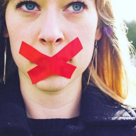 Απαγορεύεται να μιλάς για πρώην