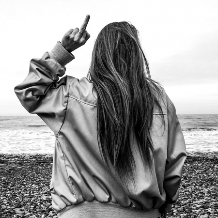 Να ρίχνεις και κανένα μπινελίκι πού και πού