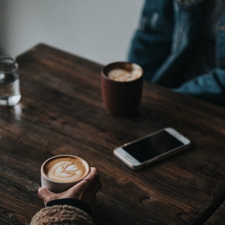 Το φιλαράκι που πάντα έχει μια ιστορία να διηγηθεί