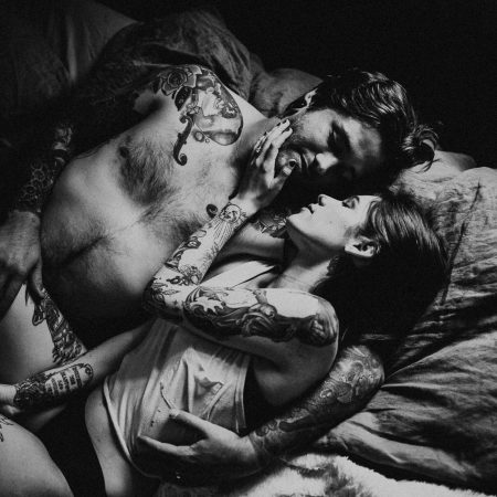 Τις χωριστές νύχτες το κρεβάτι μοιάζει με τόπο μαρτυρίου