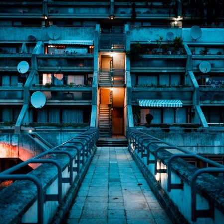 Στα μπαλκόνια γεννήθηκαν τα πιο ωραία φλερτ