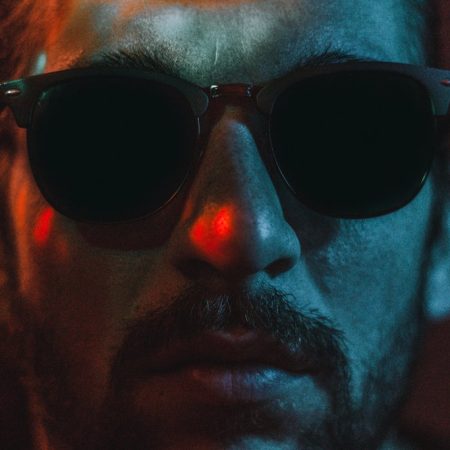 Ας τους βγάλουμε τρελούς να μη μας πουν κακούς