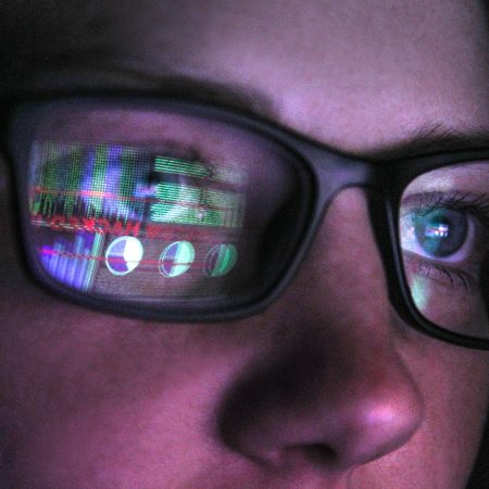 Πόσα like αξίζει τελικά ο ανθρώπινος πόνος;