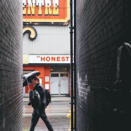 Η αλήθεια δε βγάζει πάντα νόημα