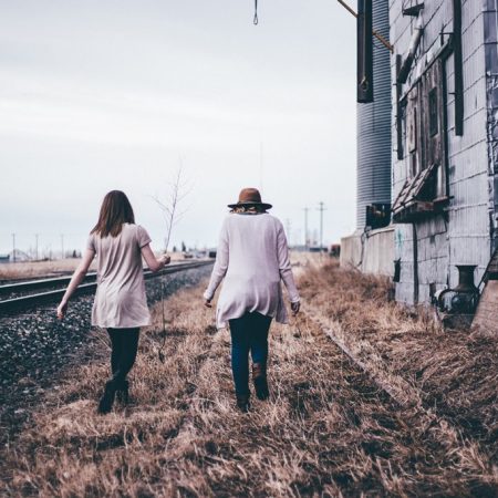 Χρειαζόμαστε φίλους με διαφορά ηλικίας