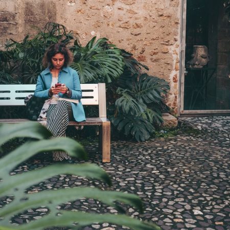 Γλιστρά το κινητό, δεν ξέρεις αν έσπασε∙ τα δεύτερα του τρόμου