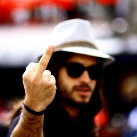 Καβγάς χωρίς μπινελίκι γίνεται;