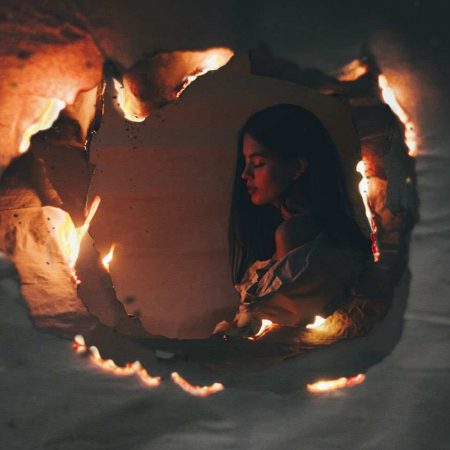 Τα ωραία λόγια, όμορφα καίγονται