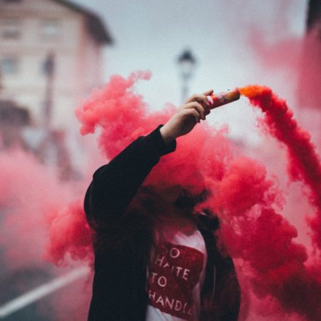 Εμείς, οι τρομοκράτες του εαυτού μας