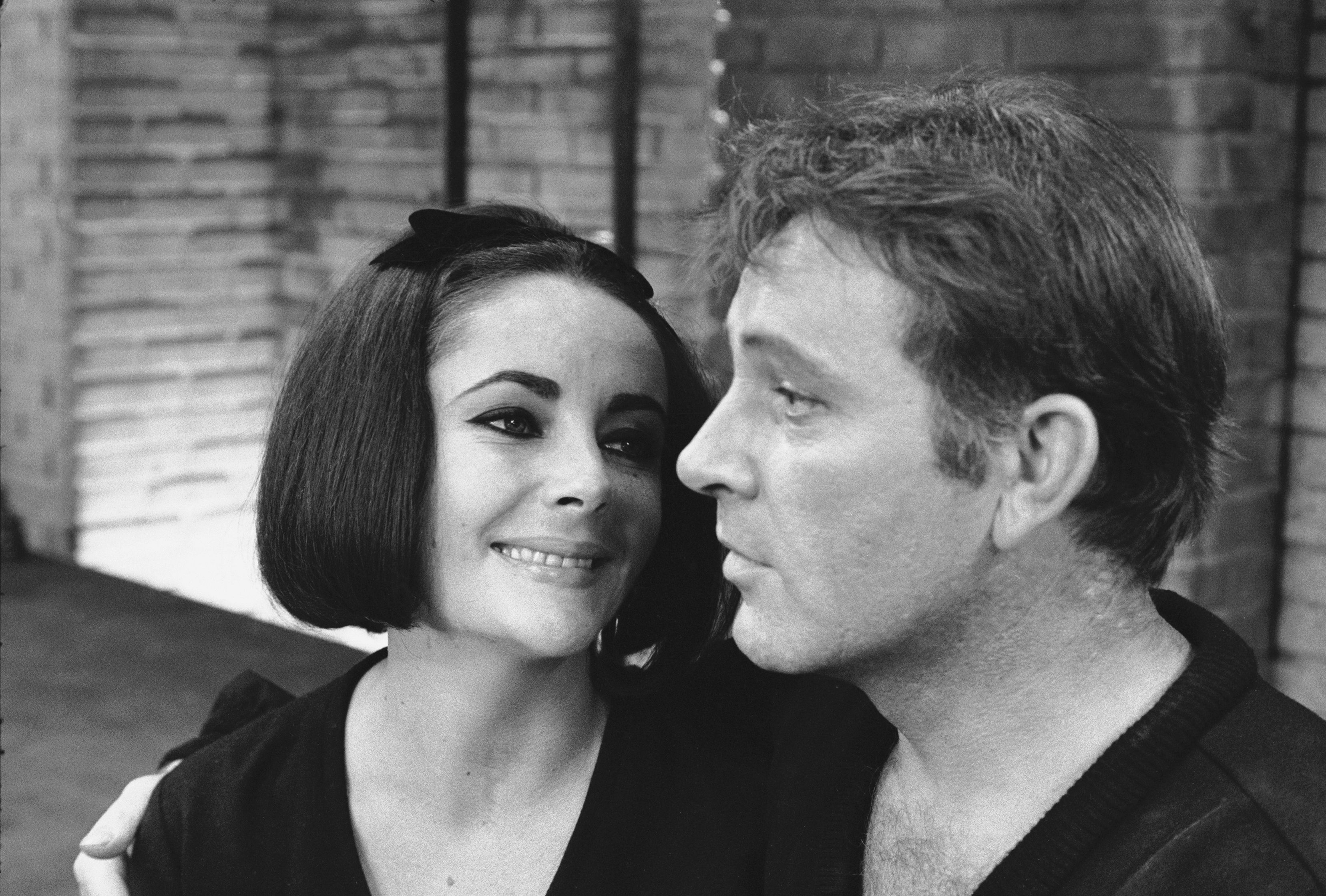 Elizabeth Taylor-Richard Burton∙ χημεία εκρηκτική - Pillowfights.gr
