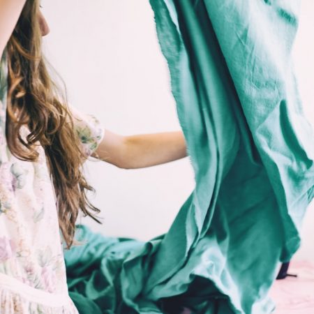 Εσύ γνωρίζεις πού και πώς φτιάχτηκαν τα ρούχα που φοράς;