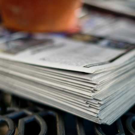 Εμείς που ακόμα αγοράζουμε εφημερίδες και περιοδικά!