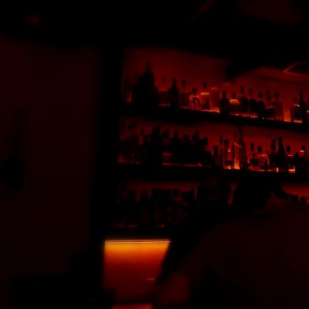 Στην υγειά αυτών που προτίμησαν απόψε τη μοναξιά τους
