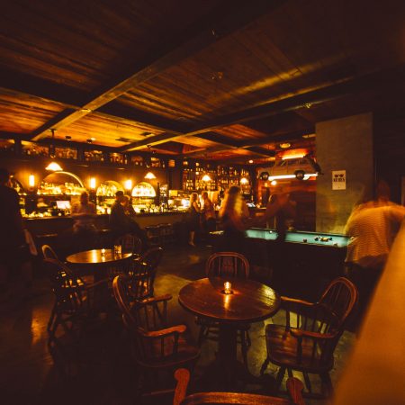 Τα στέκια τα παλιά δεν παίζει να τα ξεχάσουμε